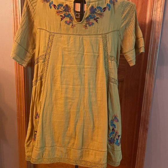 Free People Boho lace and embroidery dress. Sz SP - Picture 3 of 4